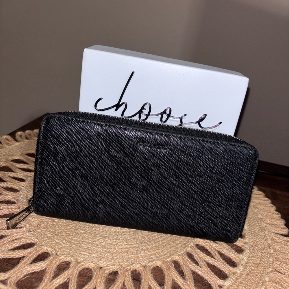 Coach Elegant Black Textured Wallet